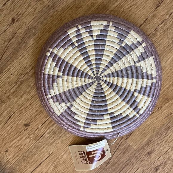 Rwandan Woven Basket Tray - Picture 2 of 3